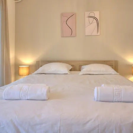 Elegant 2-bedroom With Sea View, 100m2 Atény